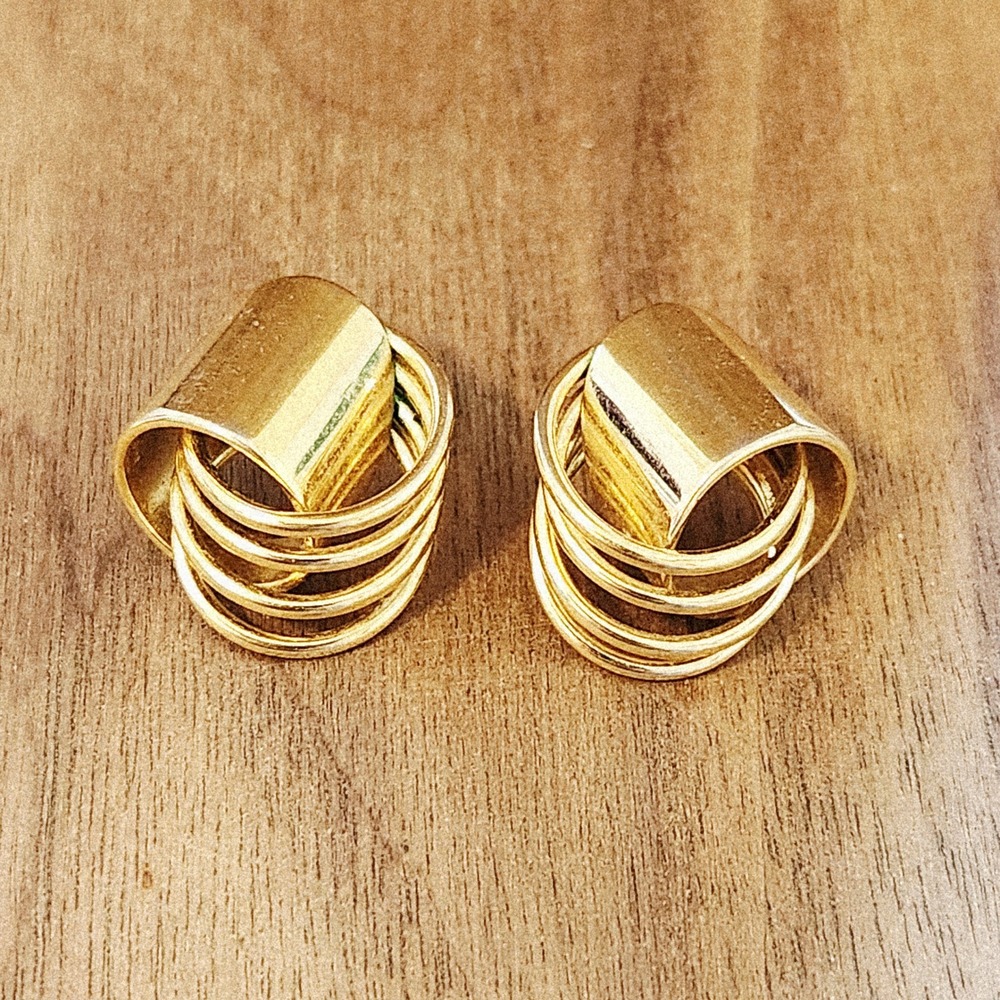 Gold Tone Sculptural Multi Ring Stud Earrings Geometric Polished Post Back 0.75"